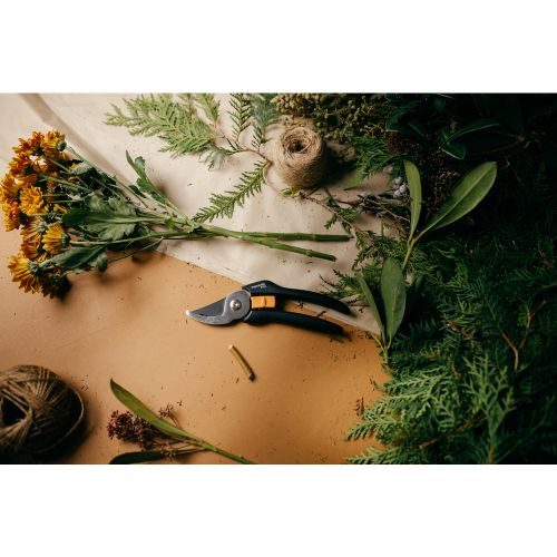 Площинний секатор Fiskars Solid™ P121 (1057160)