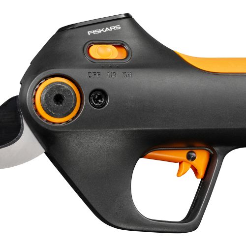 Секатор акумуляторний Fiskars ePruner M Bypass із вбудованим акумулятором 8В 4 Ач (1082297)