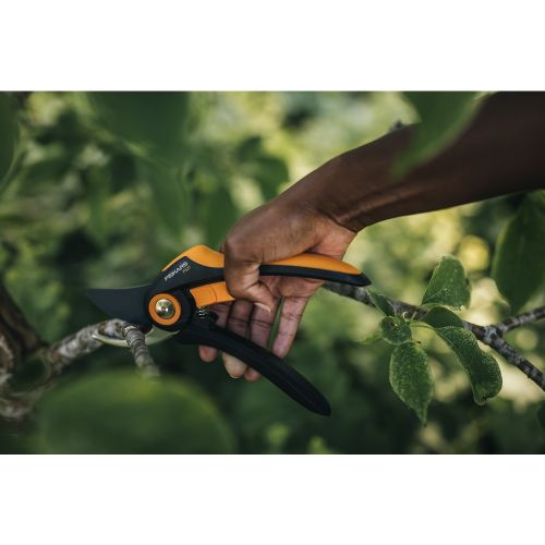 Плоскостной секатор Fiskars Plus™ P521 (1057167)